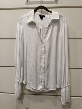 PAIGE White Collared V-Neck Long-Sleeve silky Blouse